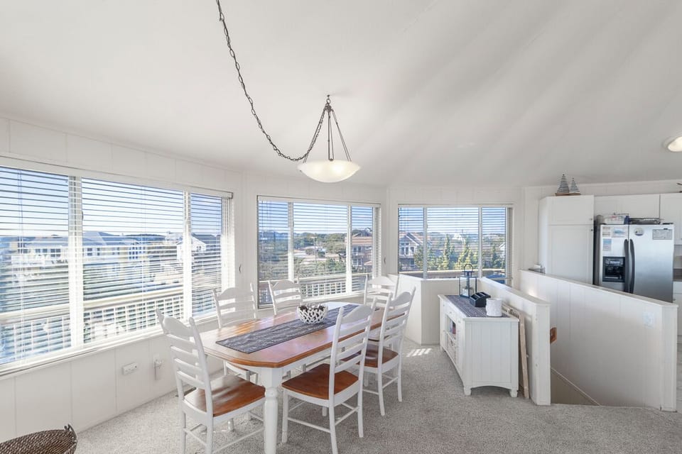 Top Level Dining Area