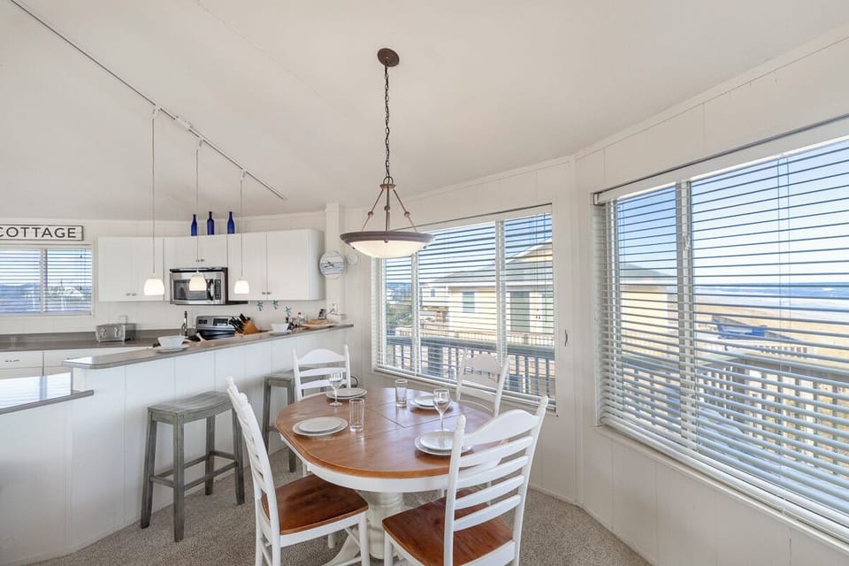 Top Level Dining Area