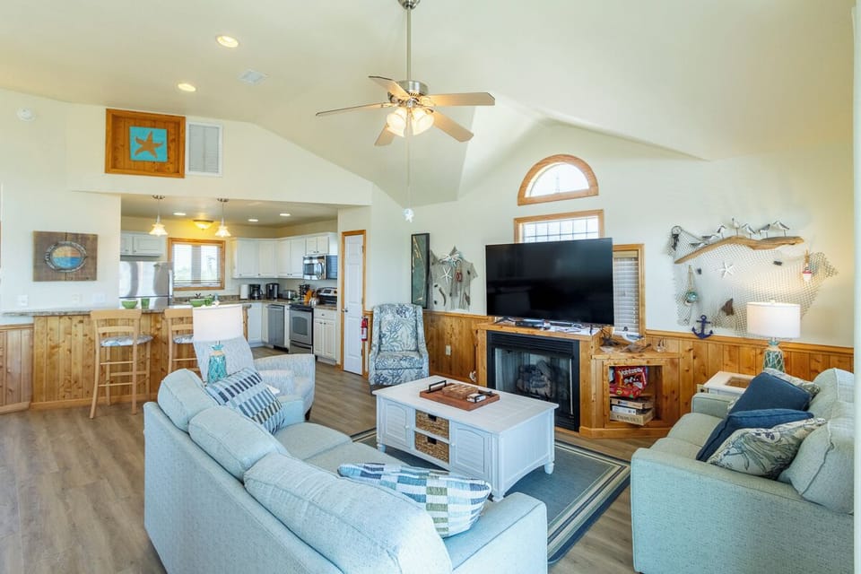 Top Level Living Area (4)