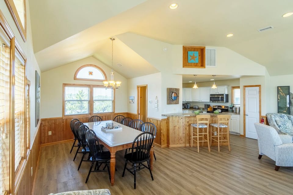Top Level Dining Area