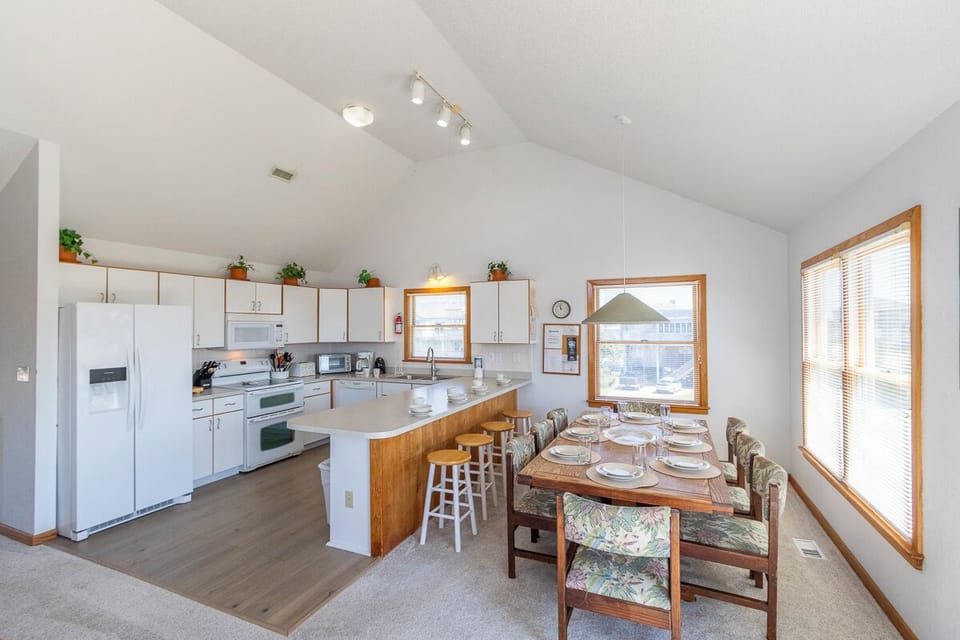 Top Level Dining Area