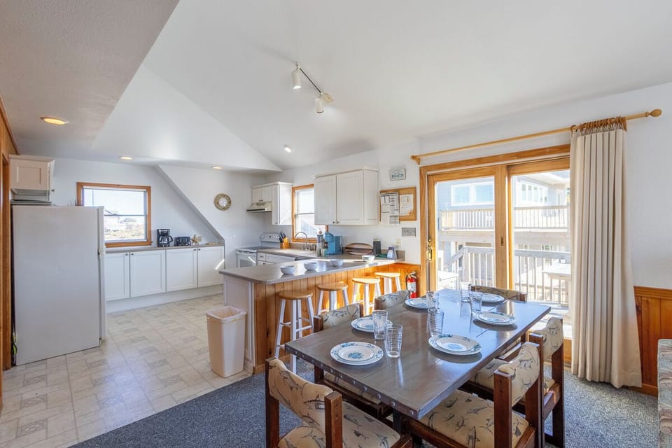 Top Level Dining Area