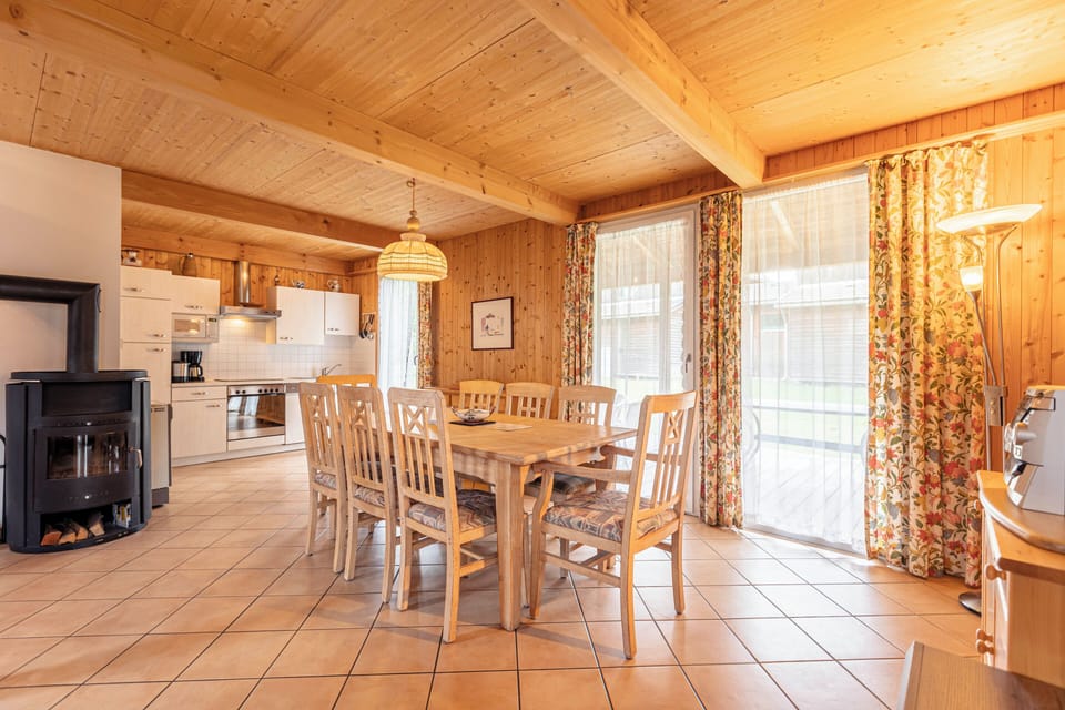 Ferienhaus mit 4 Schlafzimmern | Living area | Flat-screen TV, DVD player