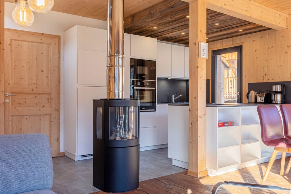 Chalet mit 4 Schlafzimmern für bis zu 8 Personen | 4 bedrooms, cribs/infant beds, free WiFi, bed sheets