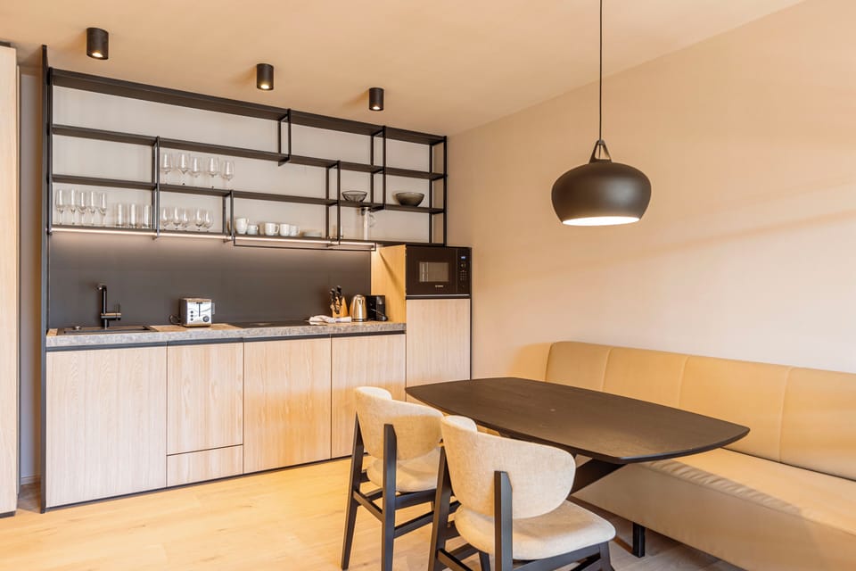 Premium Feriewohnung mit 1 SZ für max. 4 Personen | Private kitchen | Full-size fridge, microwave, stovetop, dishwasher