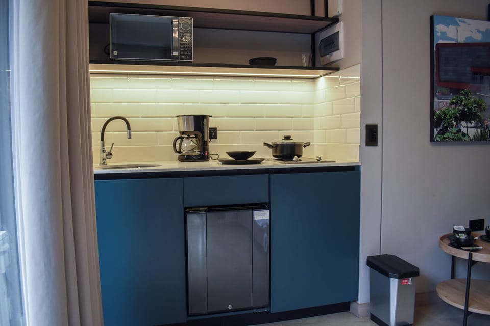 Explora Suite | Private kitchen | Mini-fridge, microwave, oven, dishwasher