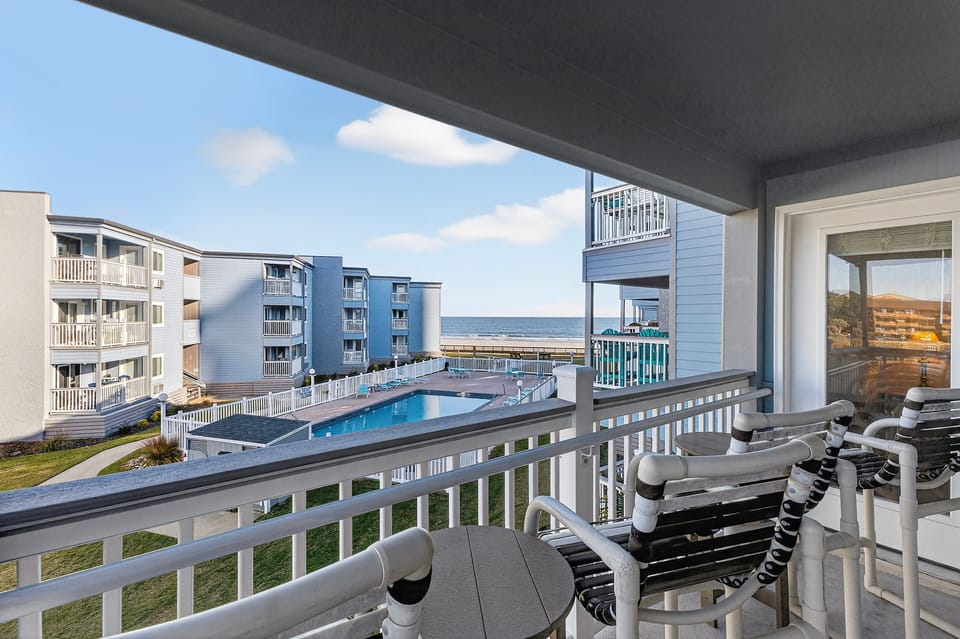 Ocean View Balcony - Enjoy breathtaking ocean views from the private balcony — the perfect spot for morning coffee, ocean breezes, and relaxing sunsets over the Atlantic.