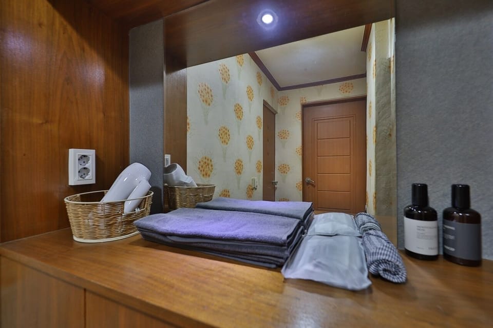Deluxe Double Room | Desk, laptop workspace