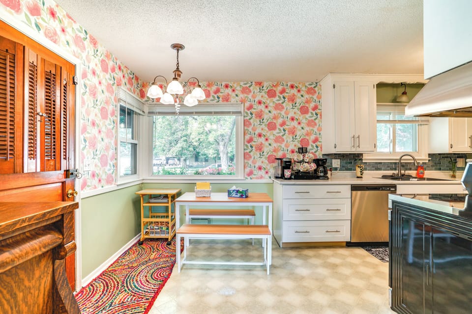 Dining Area | Dishware & Flatware