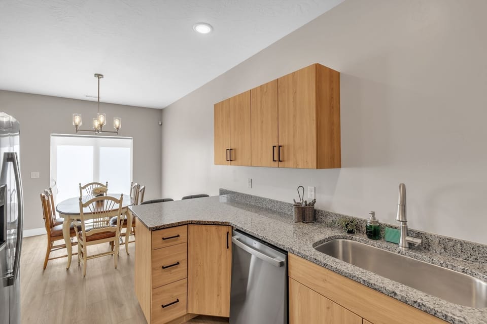 Indoors, Sink, Sink Faucet, Kitchen, Home Decor