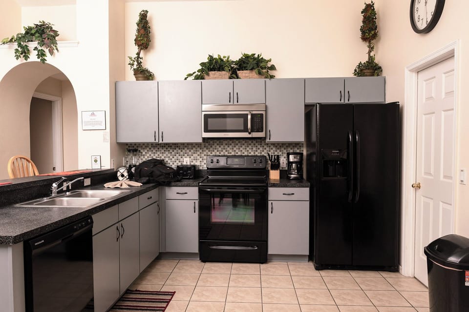 Villa, Multiple Beds, Pool Access, Pool View (4 Bed Villa - Eagle Pointe - Kissimm) | Private kitchen | Fridge, microwave, oven, stovetop