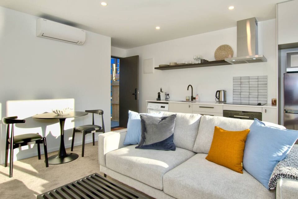 Enjoy a luxurious stay at this fully self-contained private guest suite with all the comfort you could wish for.