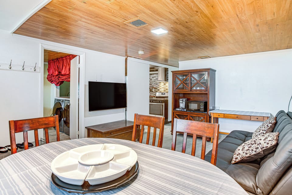 Dining/Living Area | Single-Story Home | Central Heating