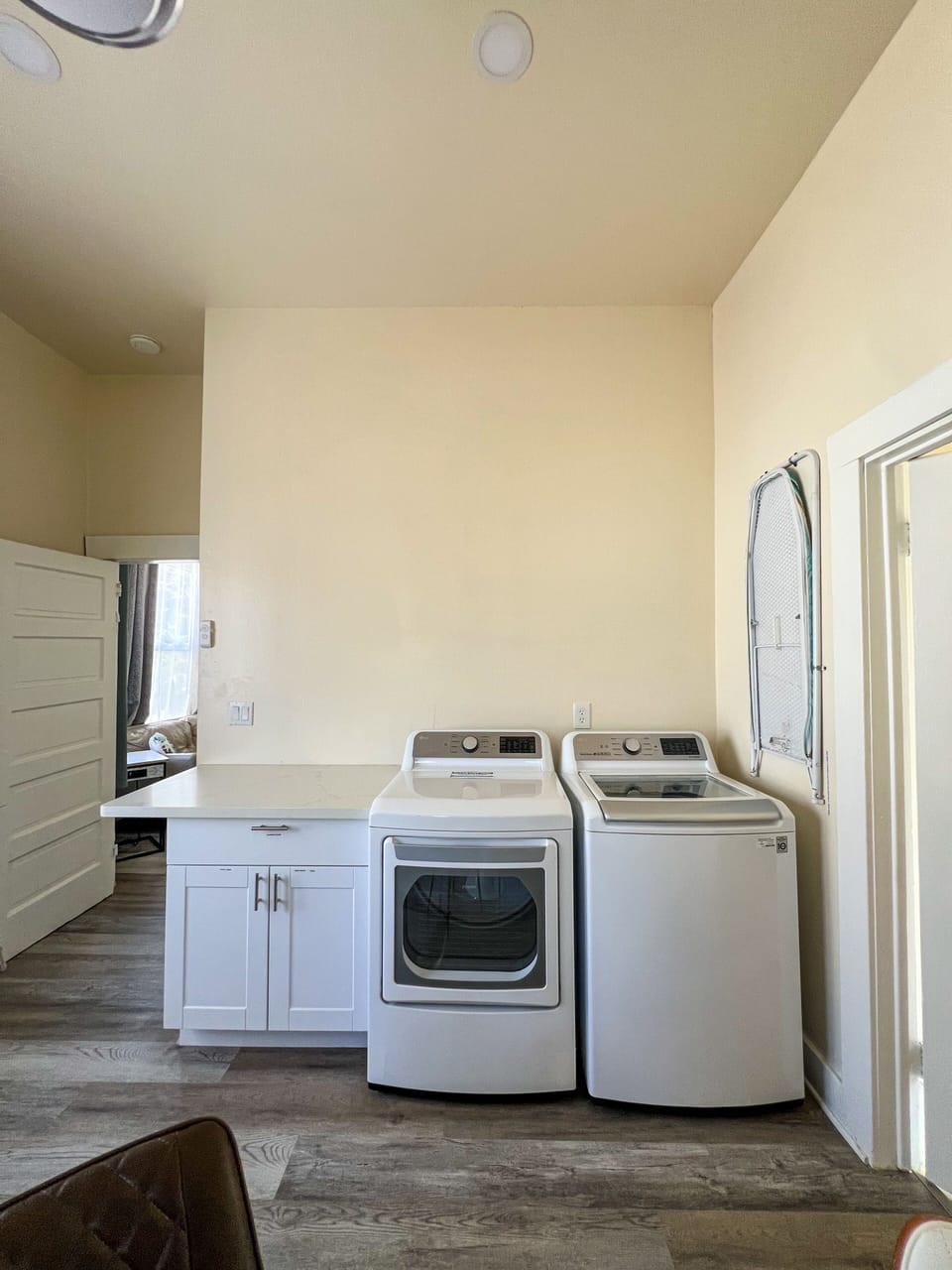 Washer dryer area