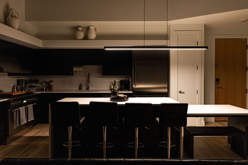 Fully stocked kitchen with all that you need. Pots, pans, bakeware, salt +pepper, and olive oil!!