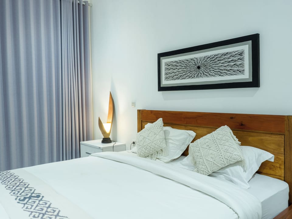 Comfort Double Room, Courtyard View | Desk, laptop workspace, free WiFi