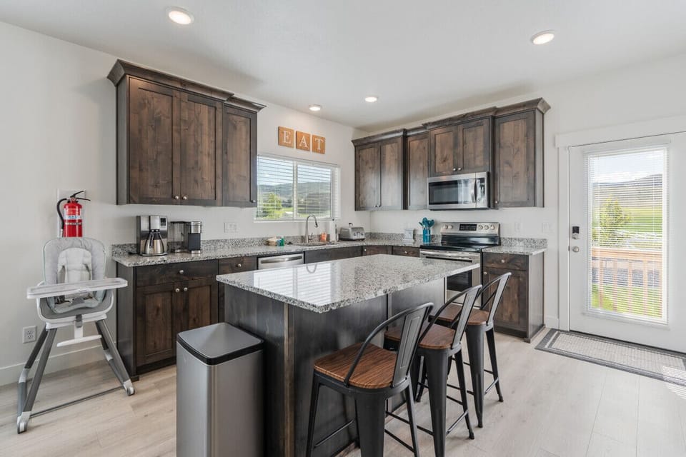 Full Kitchen
