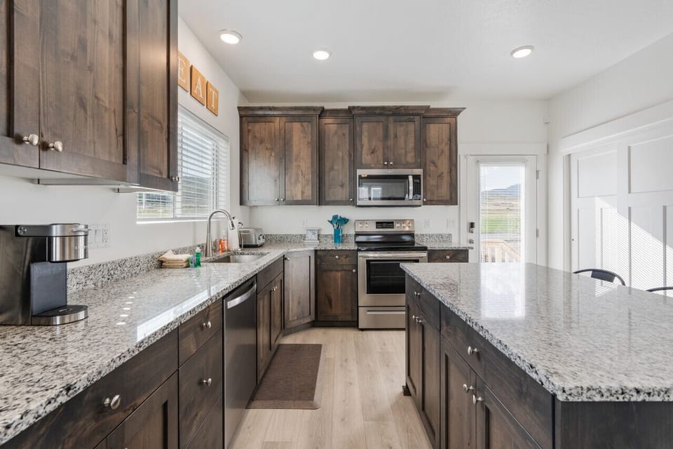 Full Kitchen
