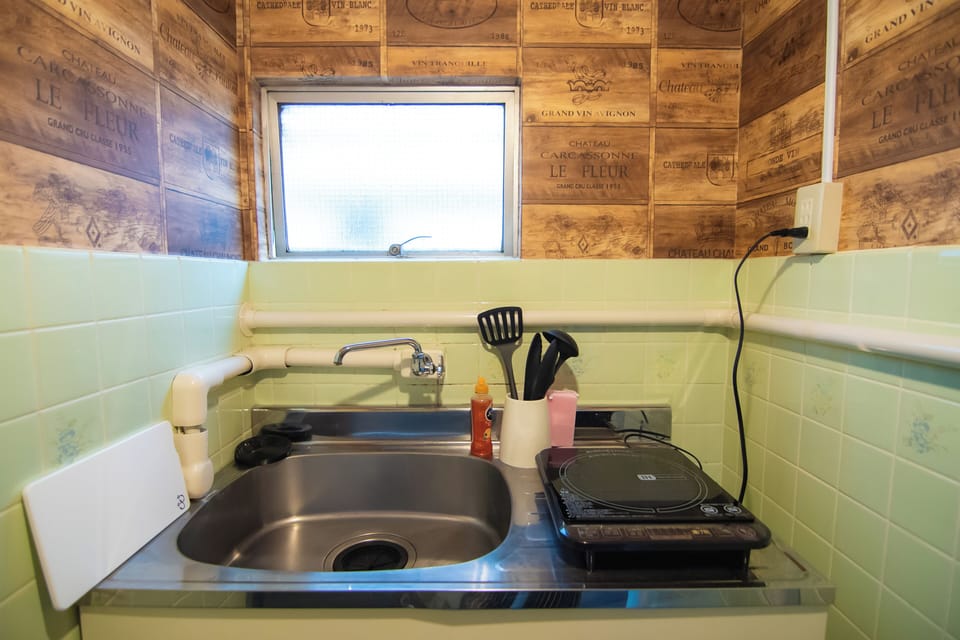 1-401, Non Smoking | Private kitchen | Fridge, microwave, stovetop, electric kettle
