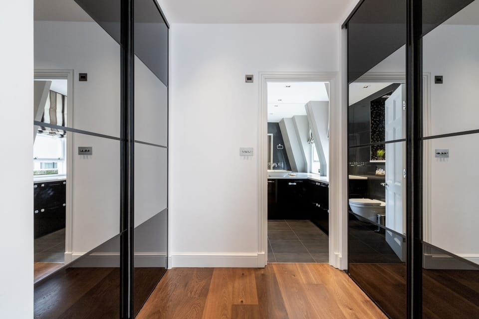 Apartment | 2 bedrooms, individually decorated, individually furnished, desk