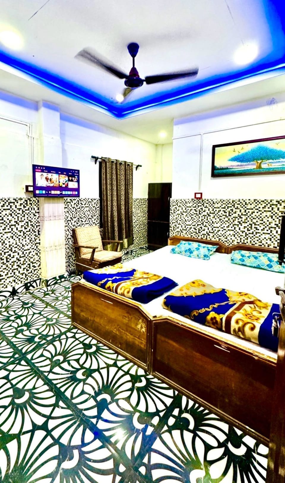 Basic Double Room, City View | WiFi (free), bed sheets