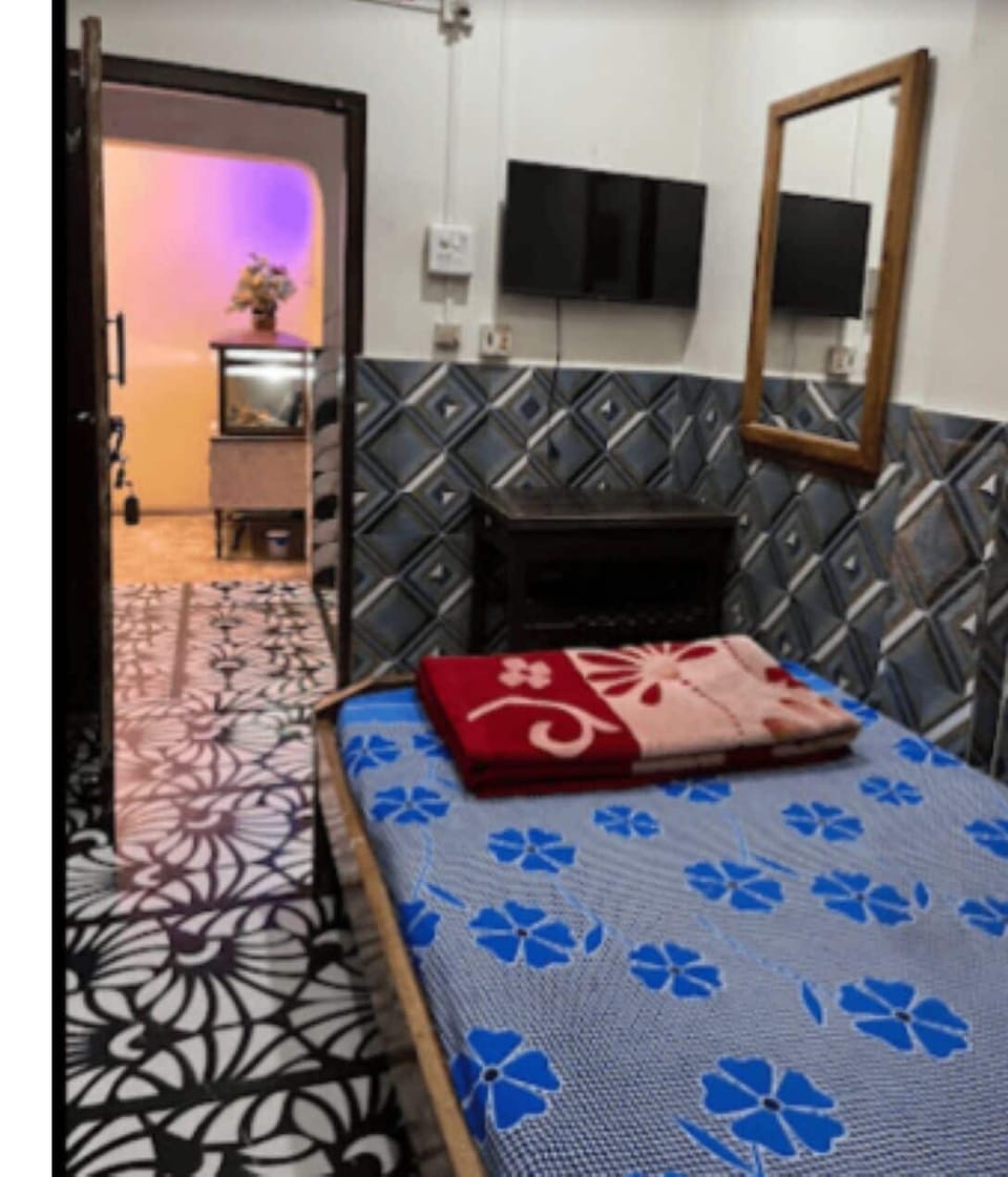 Single Room, City View | WiFi (free), bed sheets