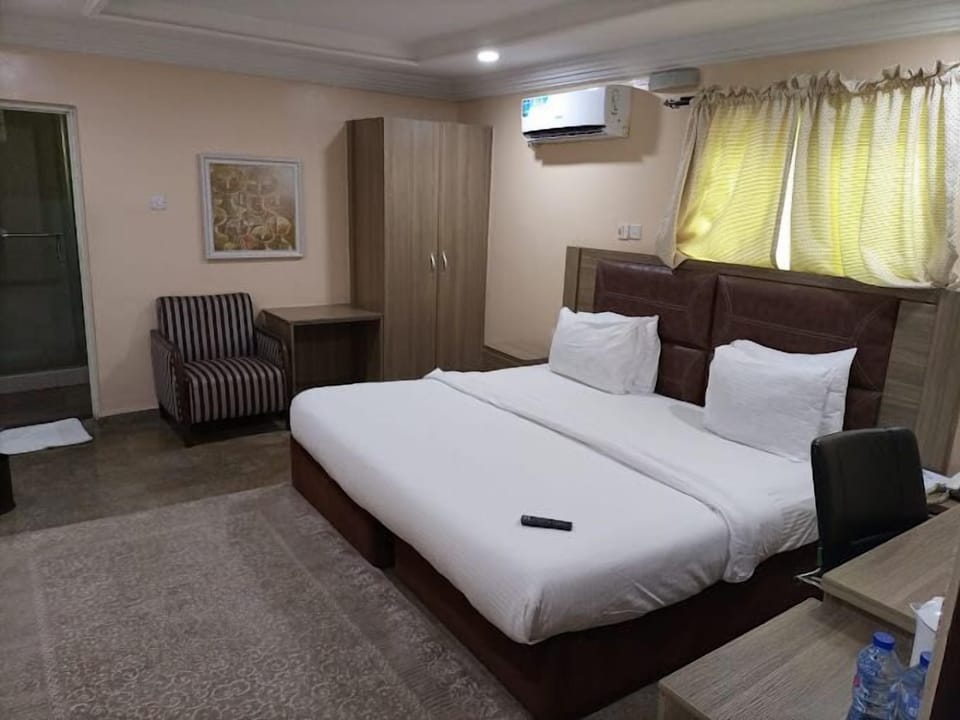 Comfort Room, Balcony, City View | Desk, laptop workspace, free WiFi