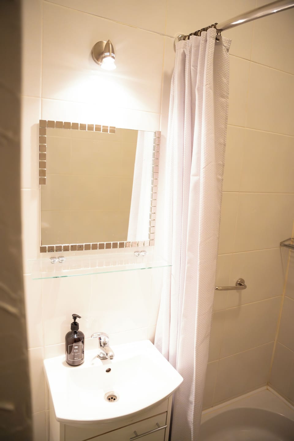 Standard Single Room | Bathroom | Toilet paper