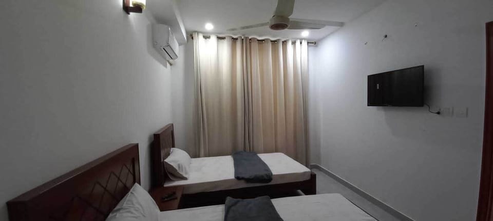 Basic Twin Room | Free WiFi