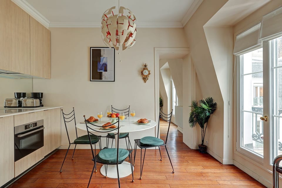 The kitchen and dining area