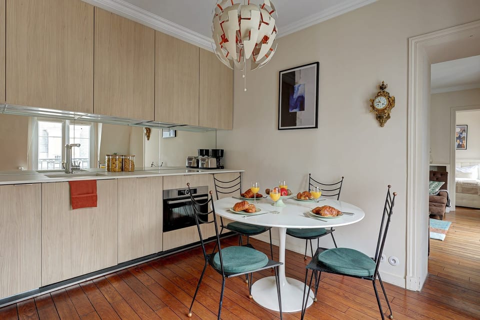 The kitchen and dining area