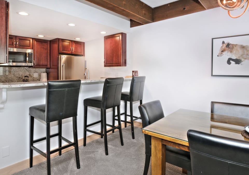 Kitchen / dining1