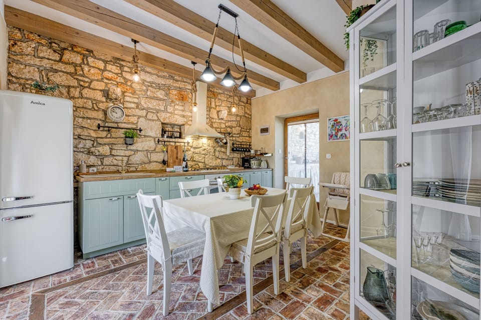Honeymoon House, 2 Bedrooms, 2 Bathrooms (Foska Country Home with private Pool) | Dining