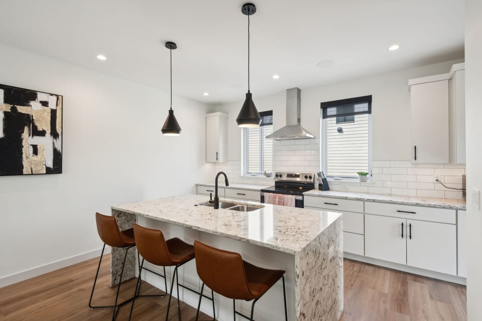 Townhome, 2 Bedrooms | Private kitchen | Fridge, oven, coffee/tea maker, electric kettle
