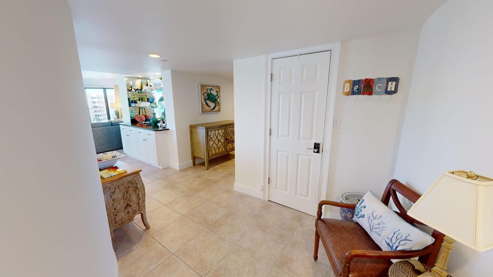 Condo, 3 Bedrooms | Interior