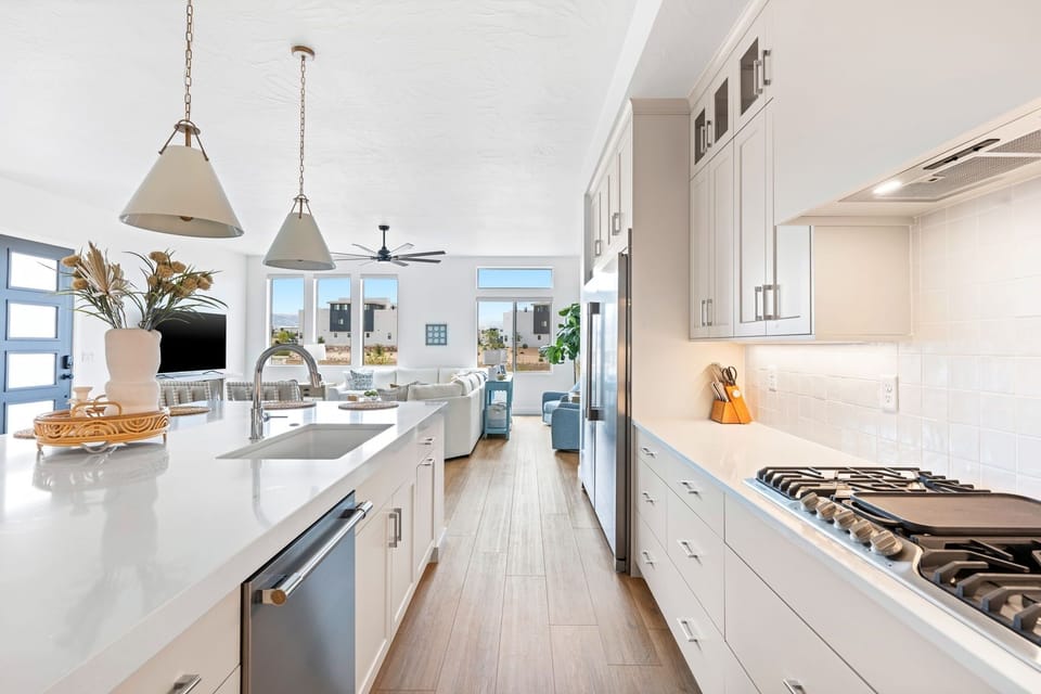 Townhome, Multiple Bedrooms | Private kitchen | Fridge, oven, coffee/tea maker, toaster