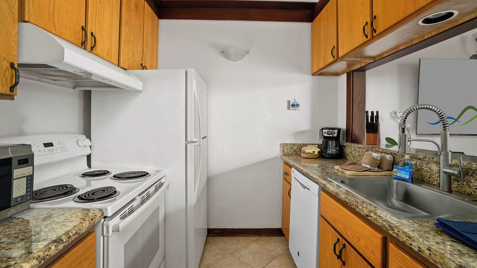 Kiahuna Plantation #31 - Fully Equipped Kitchen - Parrish Kauai