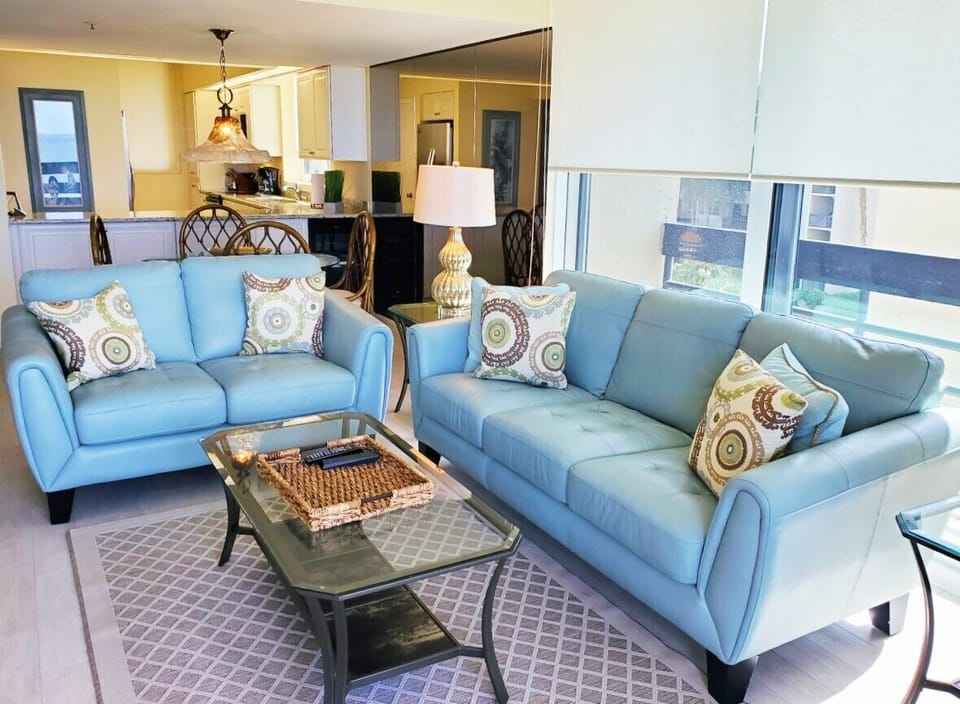 Beachplace 1-401 living area