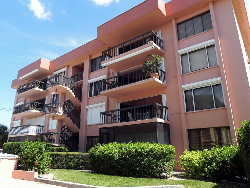 Riviera of Lido Beach exterior