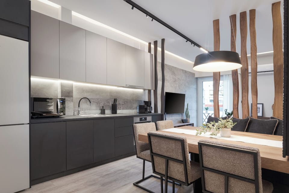 Apartment, 3 Bedrooms, Balcony, City View | Private kitchen | Fridge, microwave, oven, stovetop