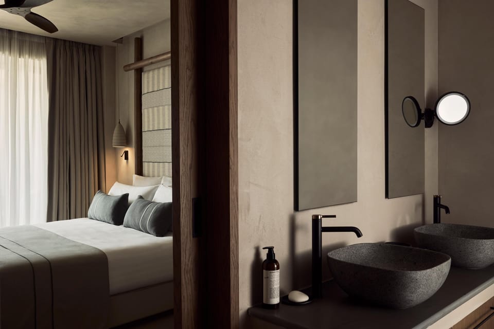 Shower, free toiletries, hair dryer, bathrobes