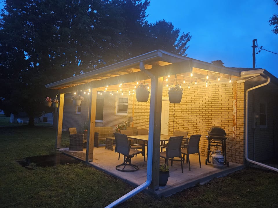 Outdoor dining