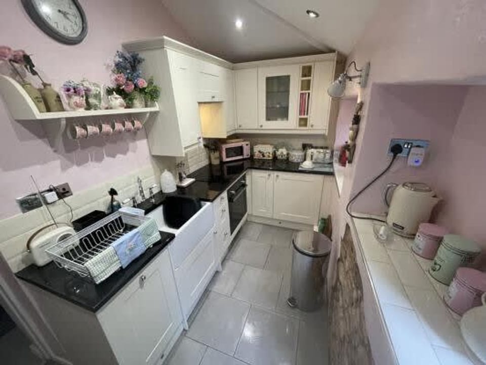 House | 8 bedrooms, high-speed internet