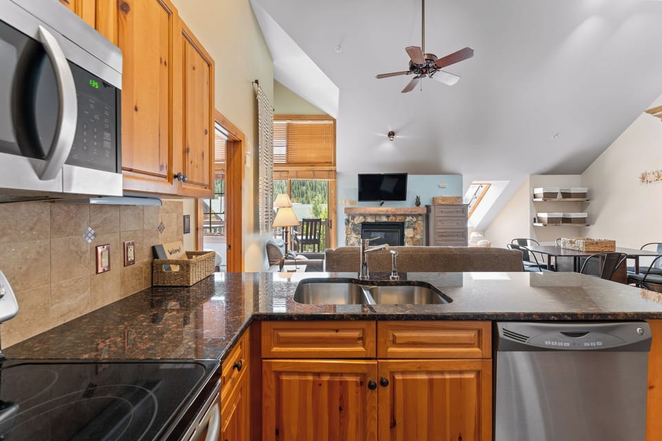 Condo (1 Bedroom) | Property amenity