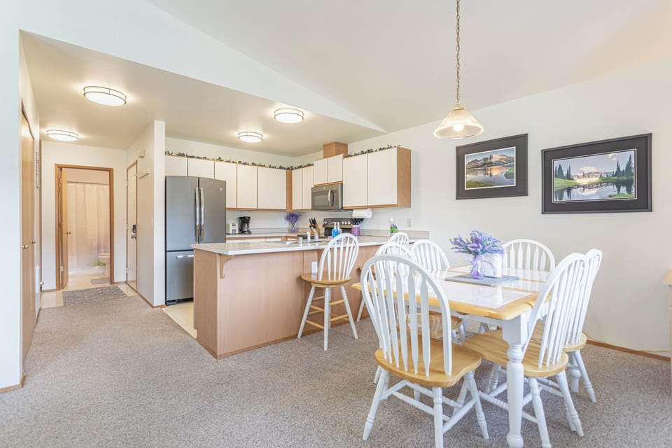 Dining/Kitchen