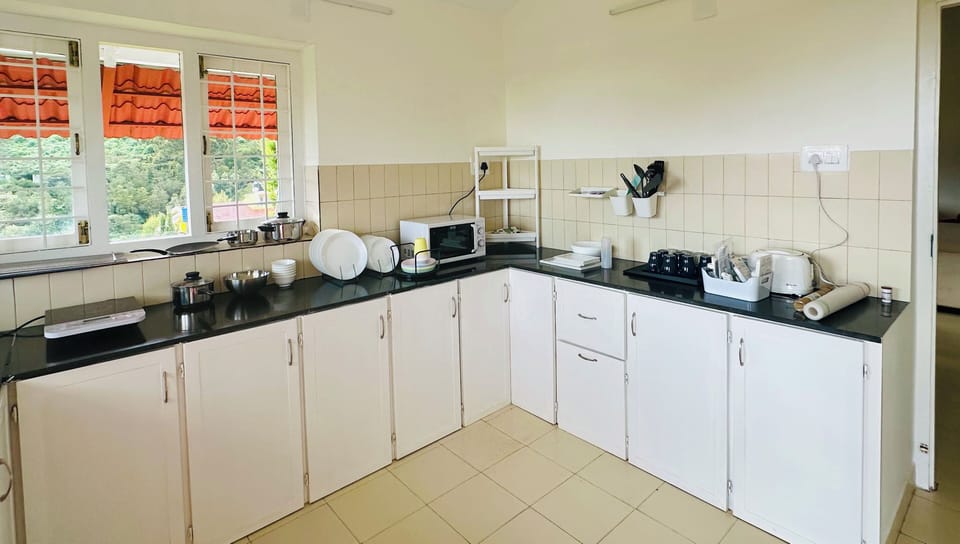 Deluxe Villa, Garden View | Private kitchen