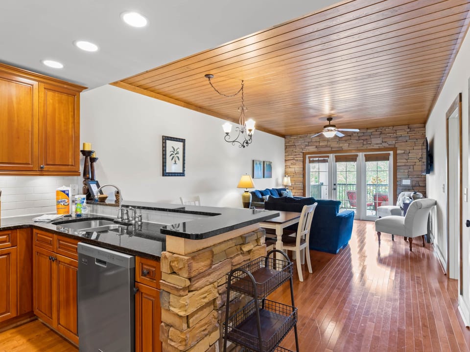 Kitchen w/ Dishwasher