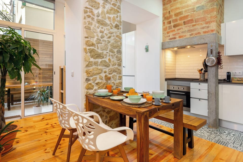 Apartment, 2 Bedrooms | Living area