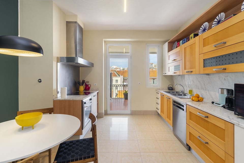 Apartment, 4 Bedrooms | Private kitchen | Electric kettle, toaster