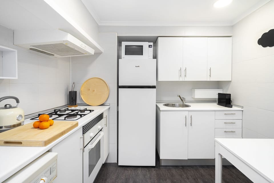 Apartment, 3 Bedrooms | Private kitchen | Electric kettle